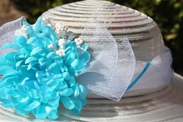 White mesh hat with turquoise trimmings