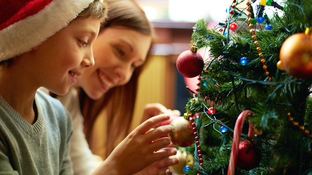 21 Holiday Quotes on Bringing the Family Together