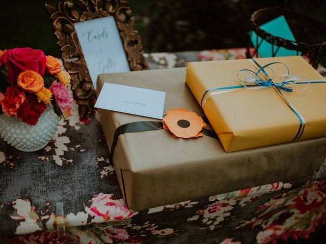 6 Wedding Gift Etiquette Rules All Guests Should Know