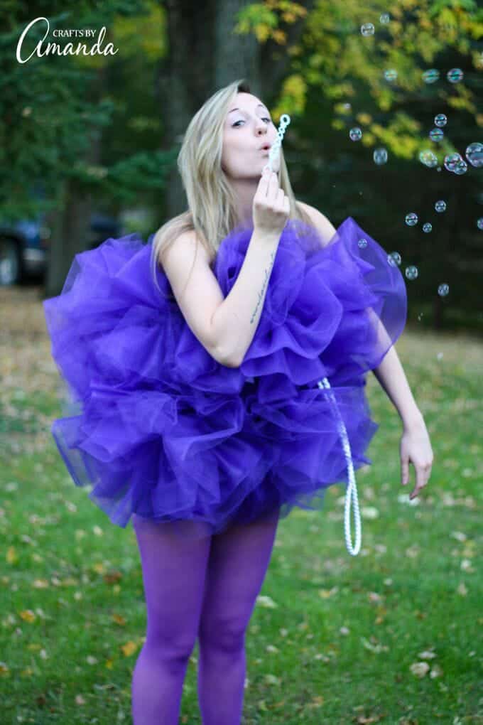 Shower pouf costume blowing bubbles