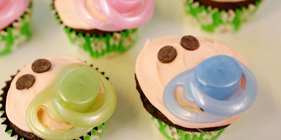 Baby Shower Ideas: How To Make Pacifier Cupcakes