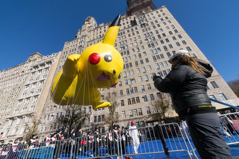 Pikachu géant lors du défilé Macy de Thanksgiving 2013