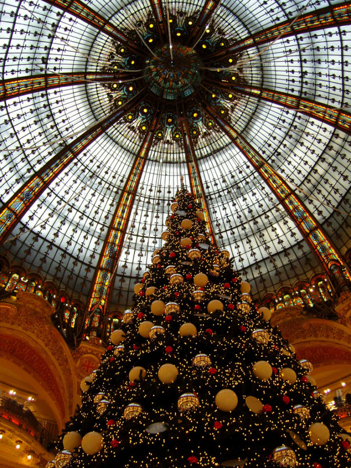 Christmas tree and cupola at Galeries Lafayette in Paris