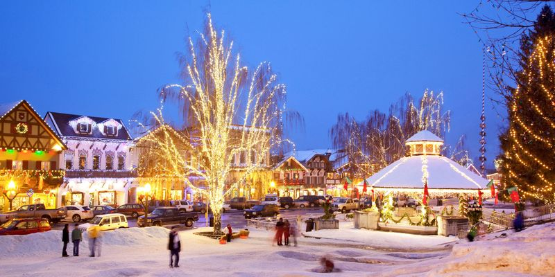 55 Best Christmas Towns in USA