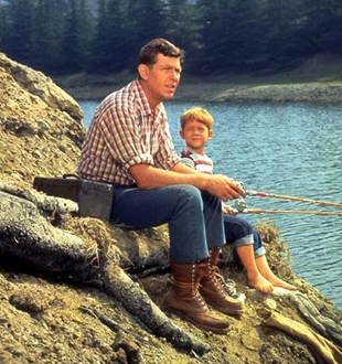 Andy and opie fishing in Andy Griffith show.