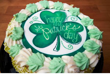 cake produced to celebrate st patricks day in ireland - Stock Image